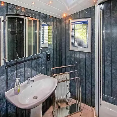 Lovely In Mueritz With Wifi 別荘 *